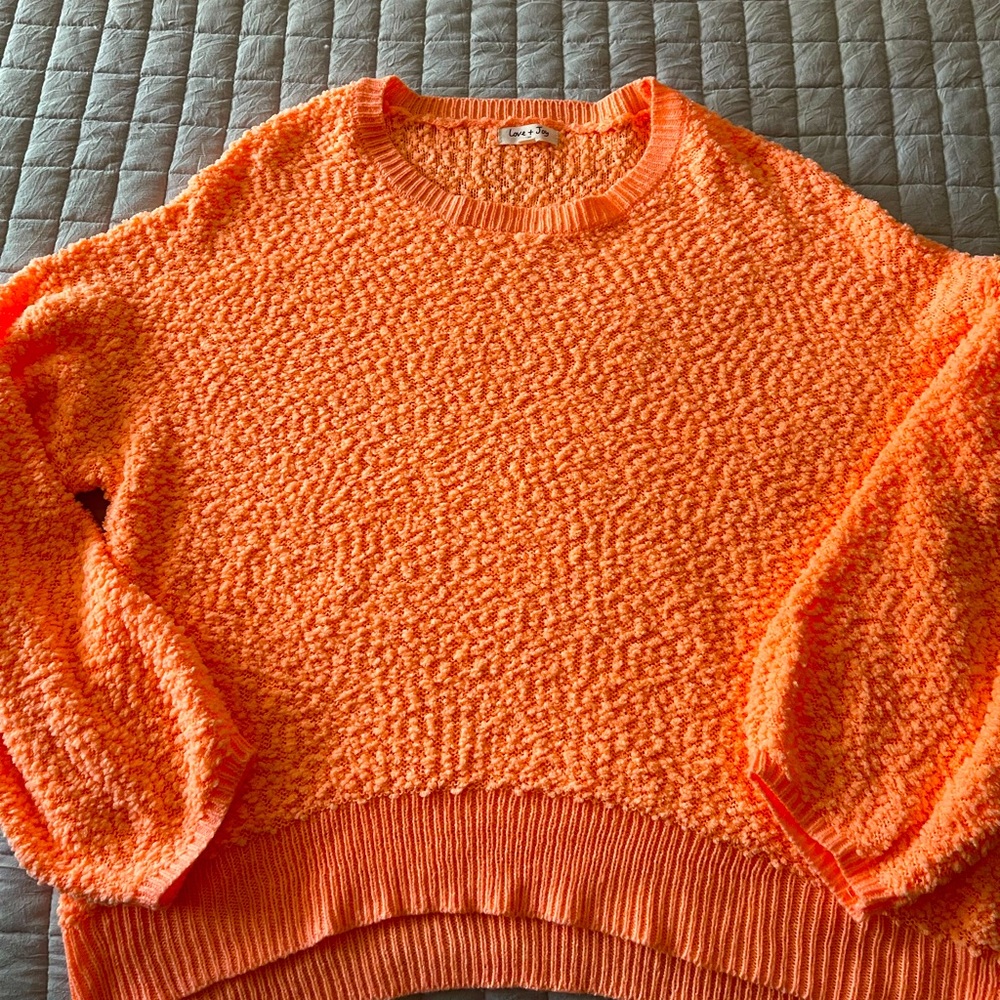 Love & Joy NWOT 3x super cozy teddy bubble sleeve sweater, fits M-2x best.